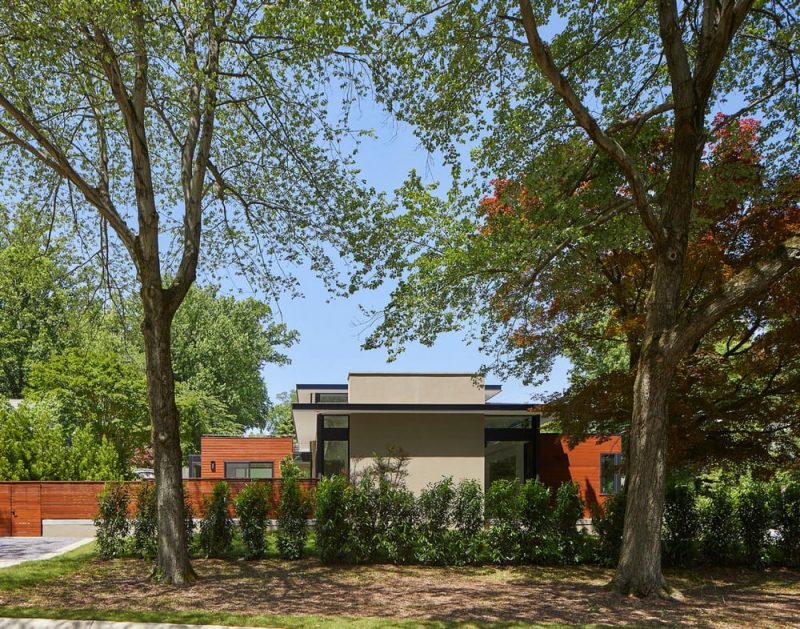 Corner Courtyard Residence / Wiedemann Architects