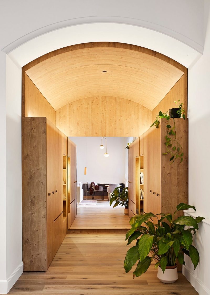 Small Grand Apartment / Tsai Design