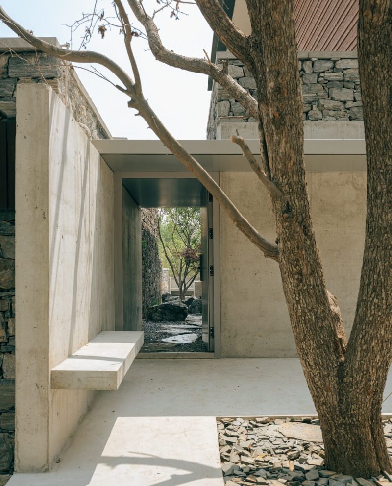 Beijing Mountain House / Atelier About Architecture