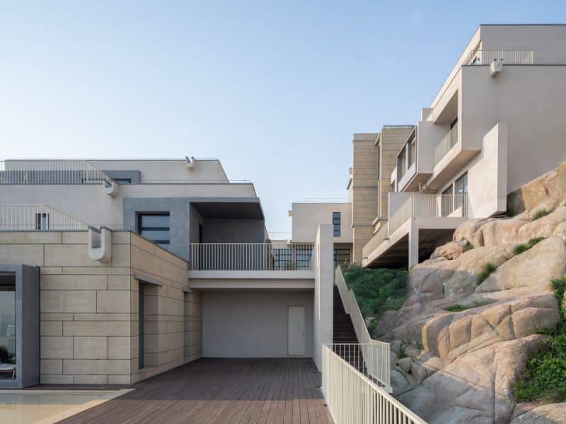 The Island Coastal Hotel / WJ STUDIO