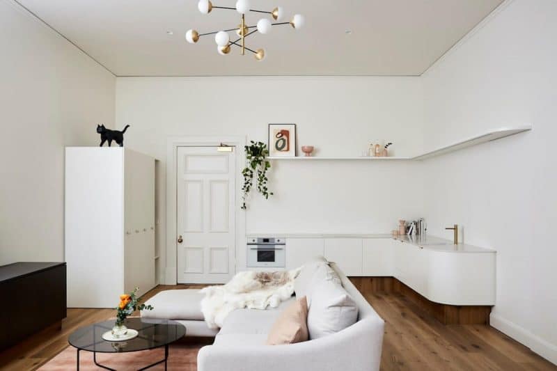Small Grand Apartment / Tsai Design