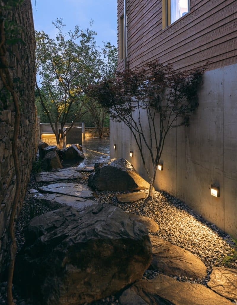 Beijing Mountain House / Atelier About Architecture