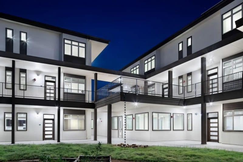 B-Austin Community / Clark Richardson Architects