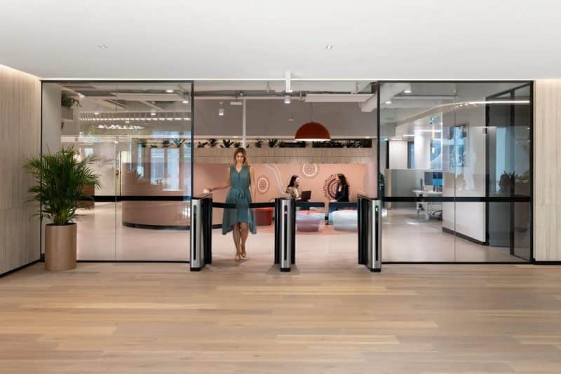 Transgrid Workspace / Gray Puksand