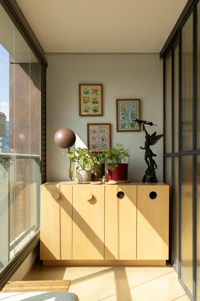 Sliding Puzzle Apartment / Bruno Kim Arquitetura