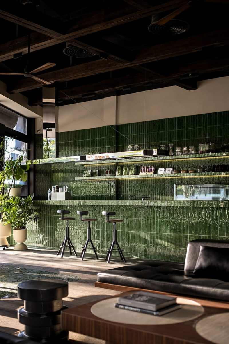 bar