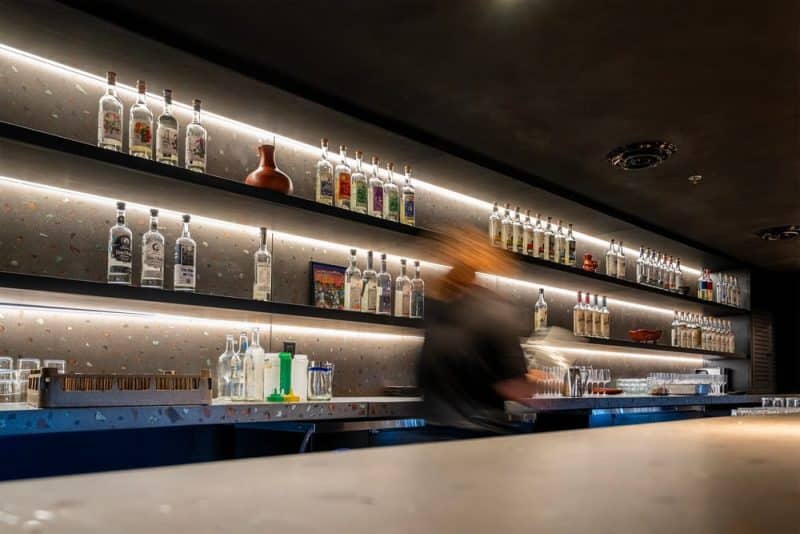 bar
