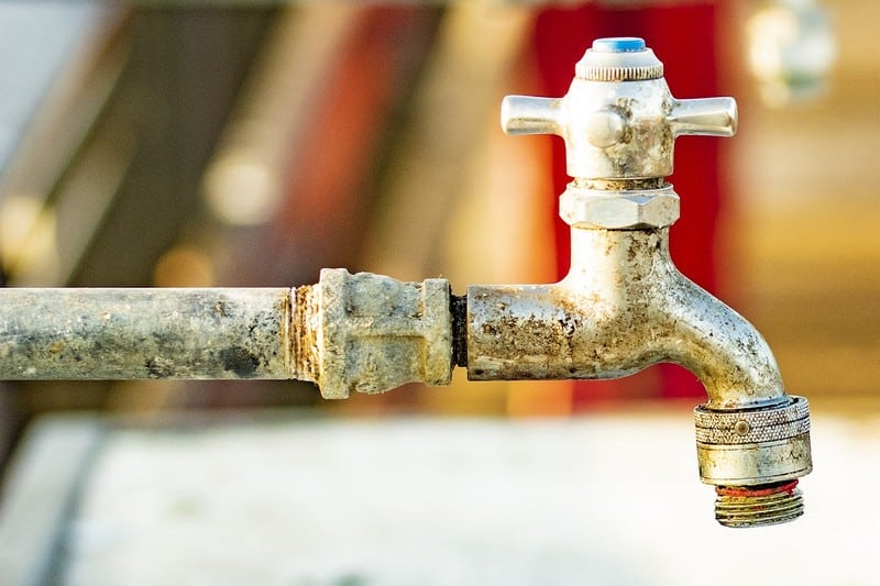 Signs You Need Professional Plumbing Services Immediately