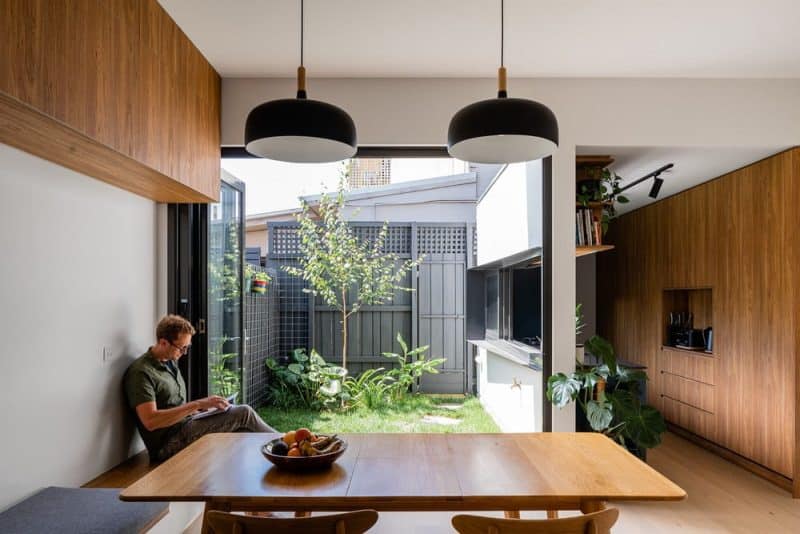 Millimetre House / Urban Creative Studio