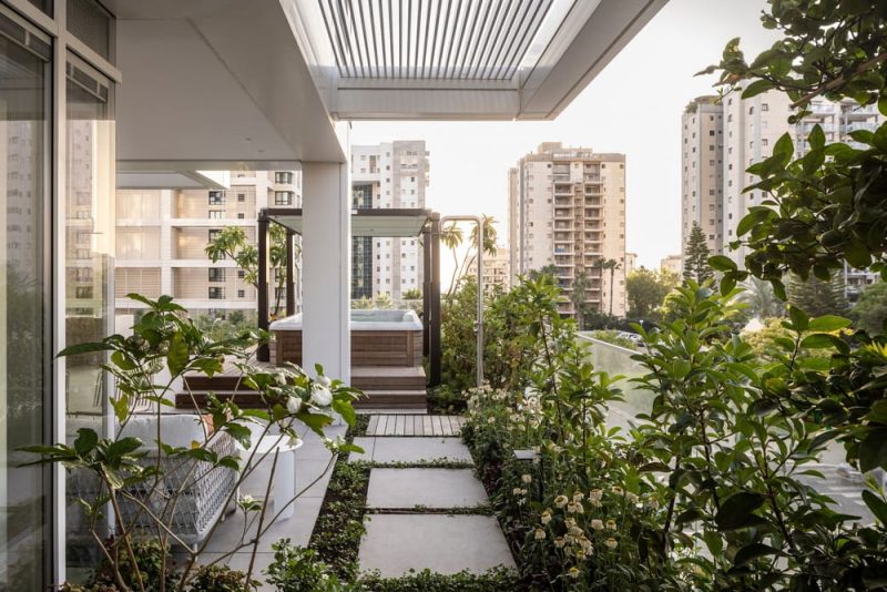 TMX Garden Apartment by Raz Melamed