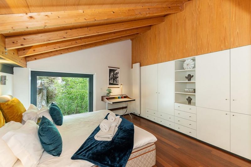 Gaia River Douro Duplex / Sabrab Architecture