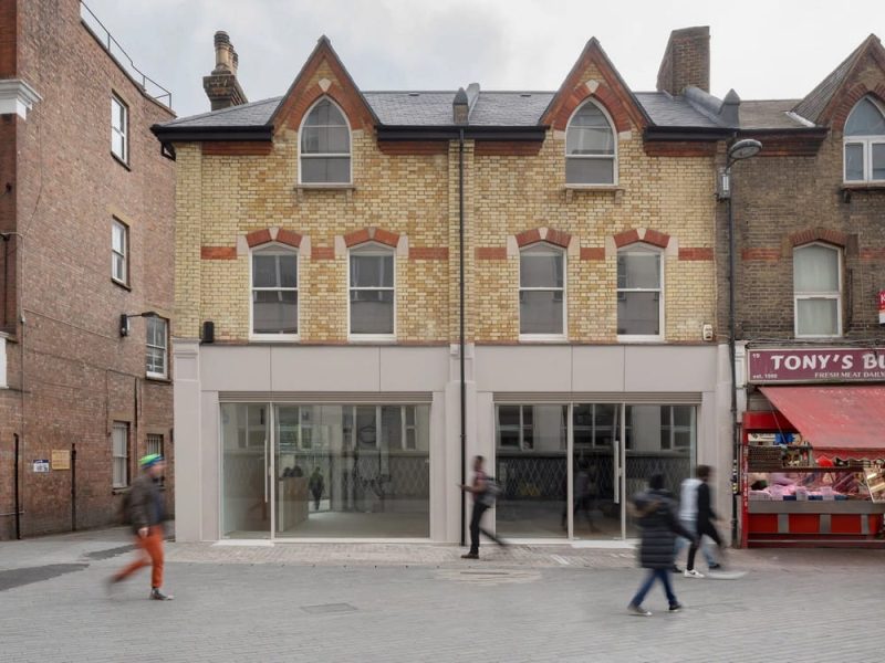 Catford Housing / Tsuruta Architects