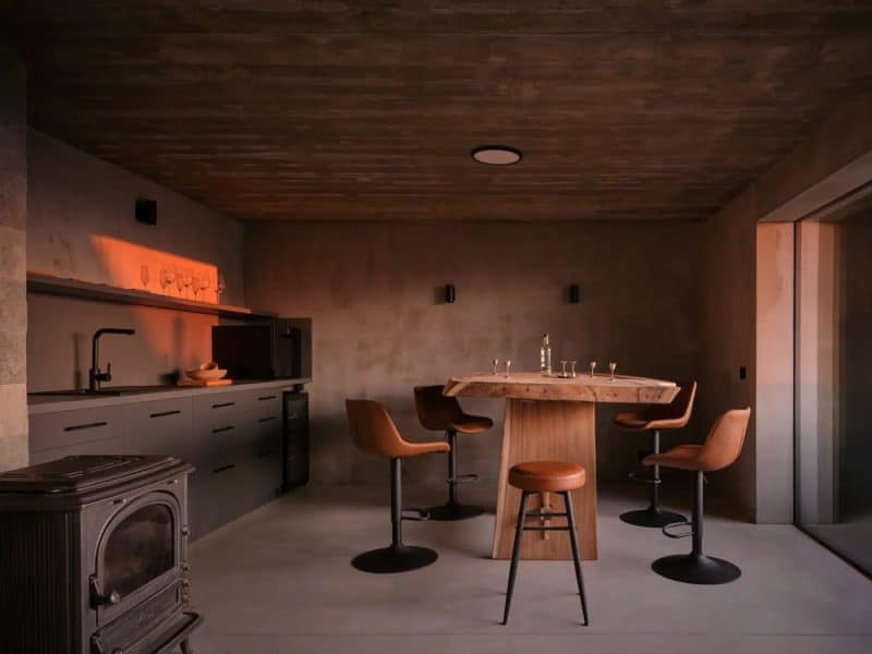 bar