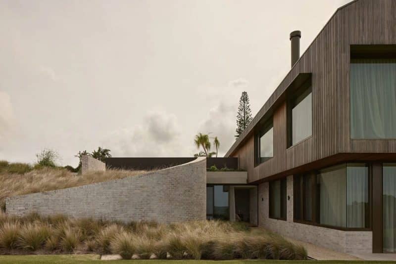 The Barn House / Shaun Lockyer Architects