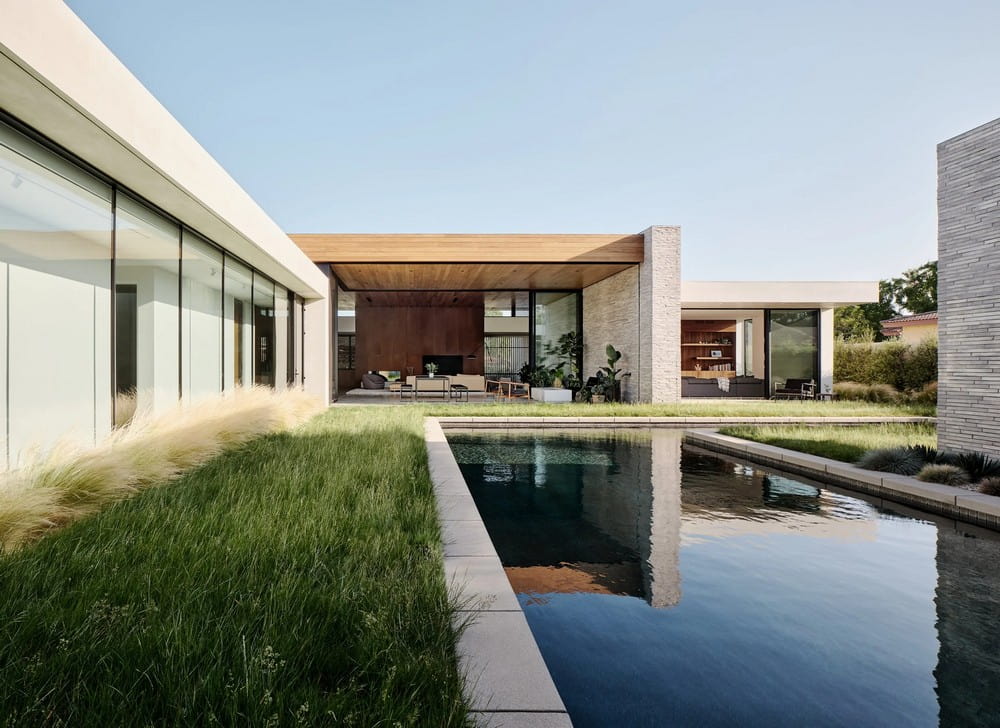 Walnut House / Walker Workshop