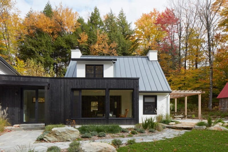 Maison du Ruisseau / Le local Design