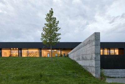 Janošík Headquarters and Showroom / Jakub Janošík
