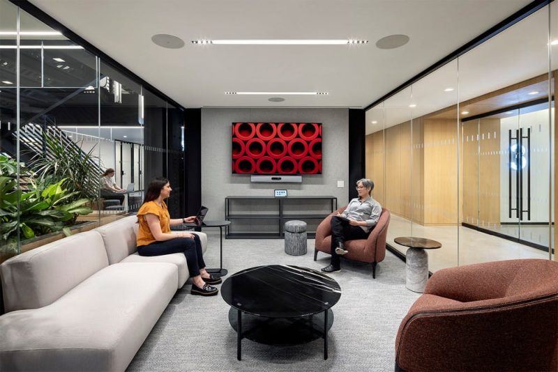 JLL Headquarters / TPG Architecture