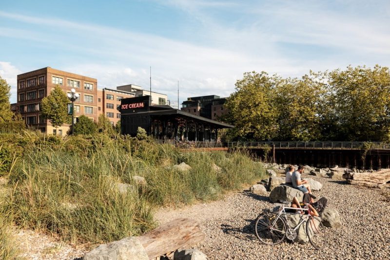 Molly Moon's ice cream shop along Seattle's waterfront / Graham Baba Architects