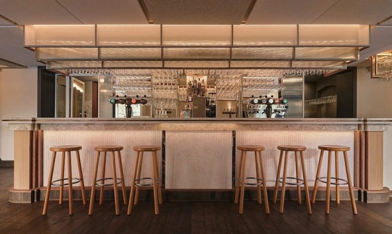 bar