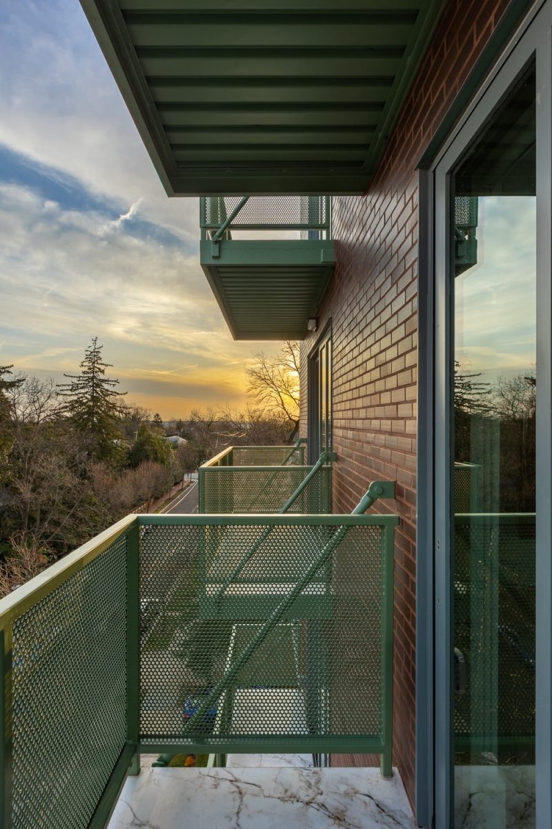 balcony