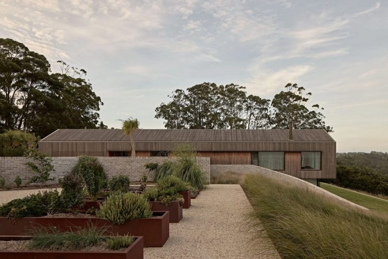 The Barn House / Shaun Lockyer Architects