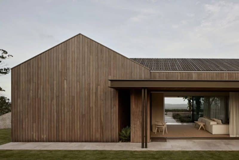 The Barn House / Shaun Lockyer Architects