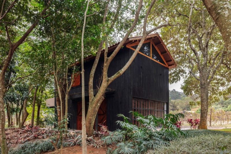 Casa Celeiro / Rodra Arquitetura
