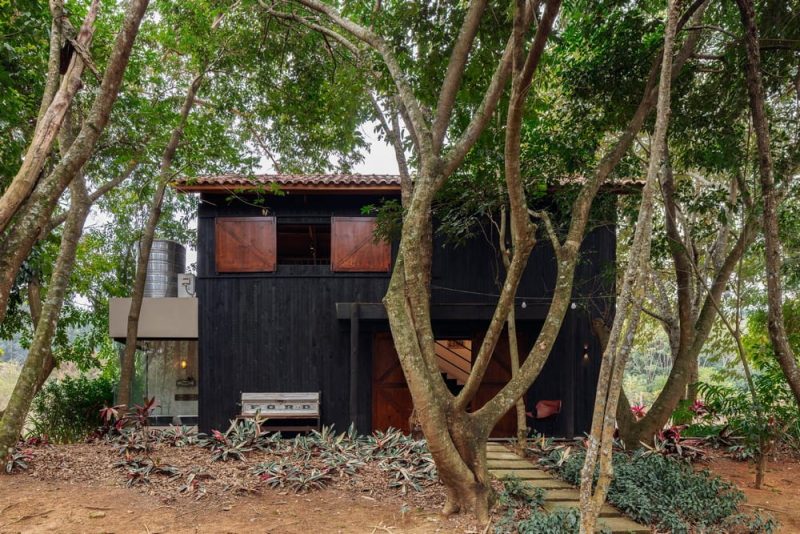 Casa Celeiro / Rodra Arquitetura