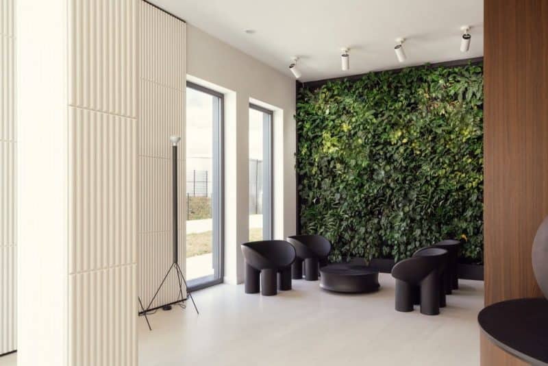 "Mad Men"-Style Chic: The Headquarters of Estetyczna Grupa