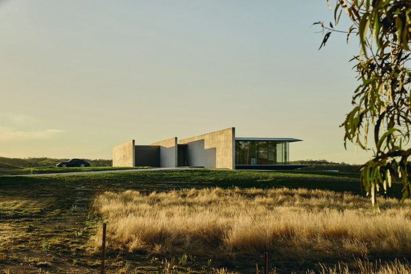 Mingela Polo Residence / FGR Architects