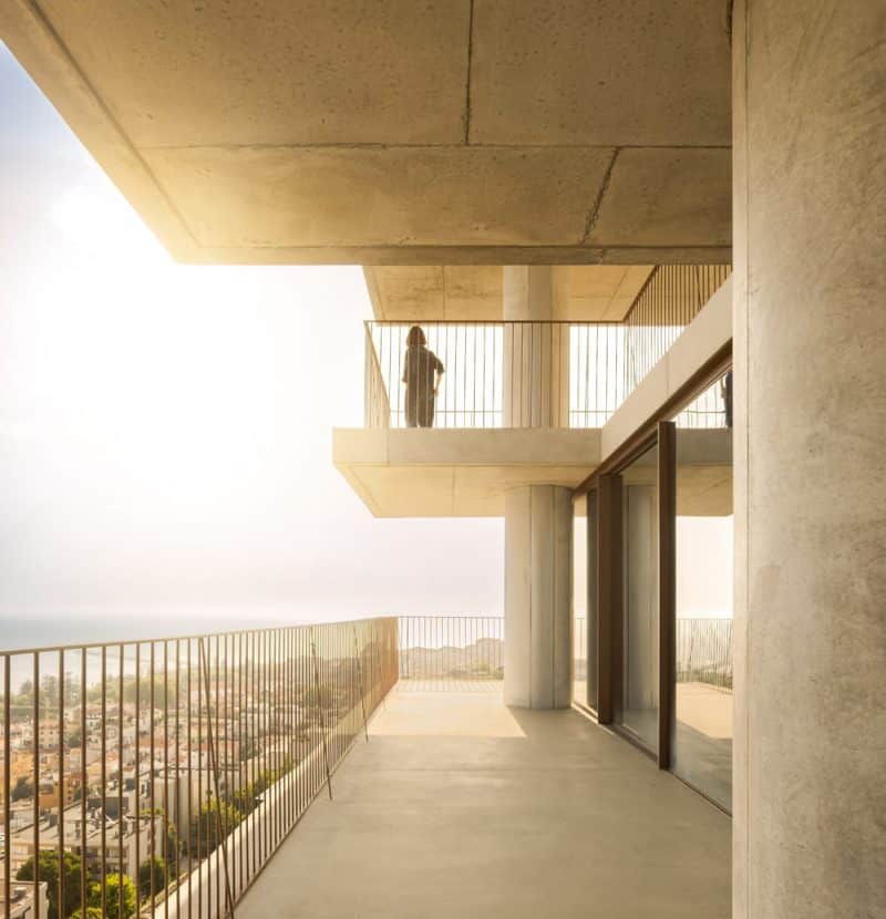 balcony