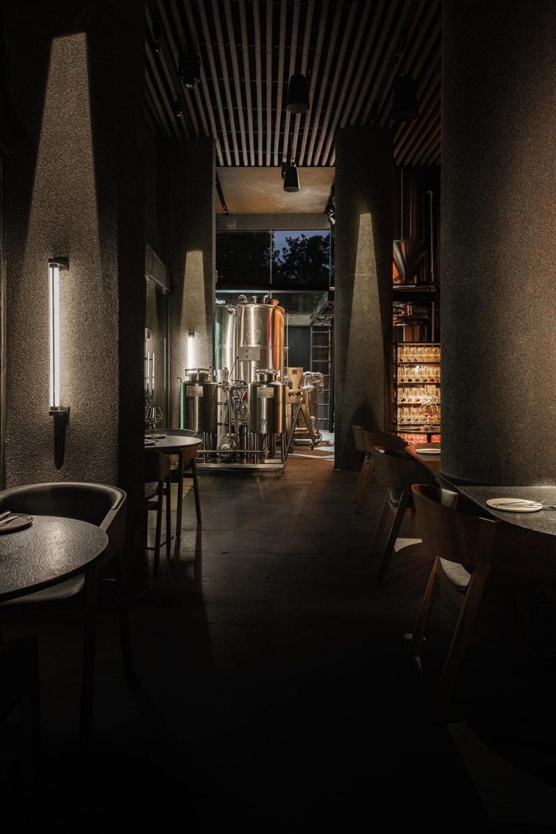 ZUK Restaurant / Muro Studio
