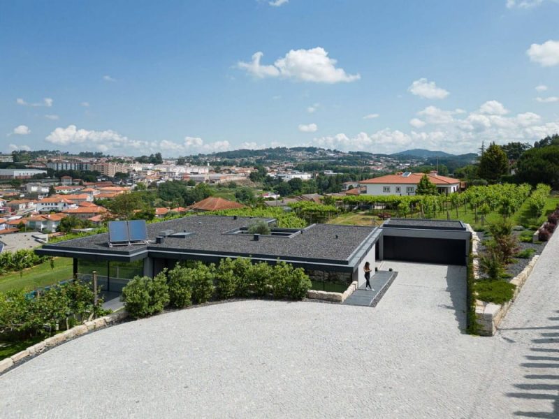 Casa da Encosta / Ricardo Azevedo Arquitecto