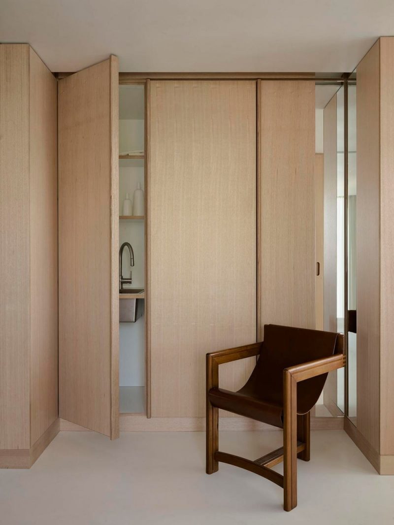 Darling Point Waterfront Apartment / Studio ZAWA