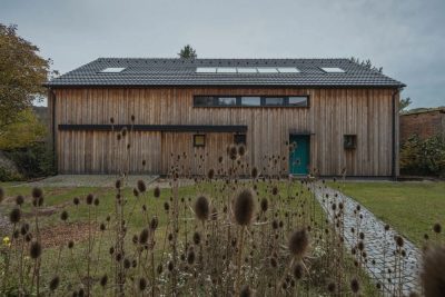 Family House in Mature Garden / Mimosa Architects