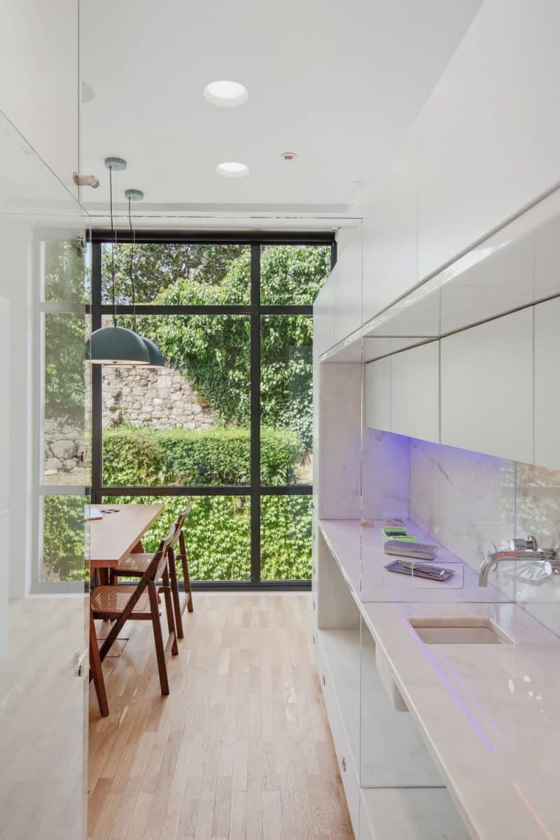 Nery do Vale Clinic / Tiago do Vale Architects