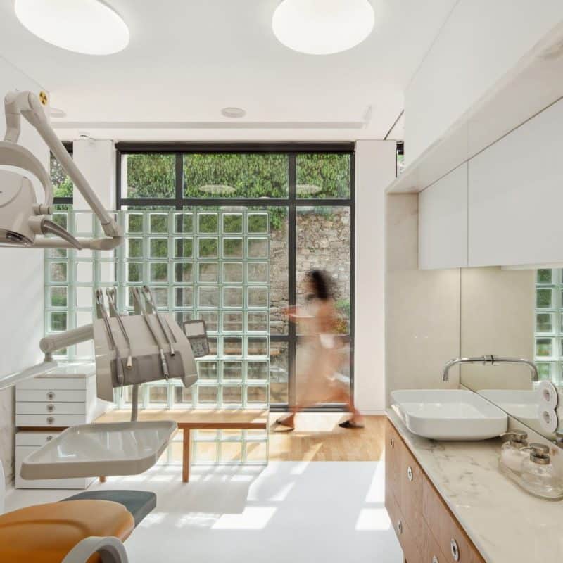 Nery do Vale Clinic / Tiago do Vale Architects