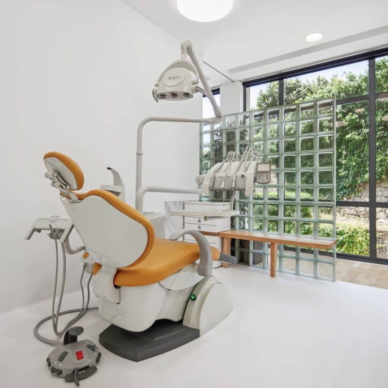Nery do Vale Clinic / Tiago do Vale Architects