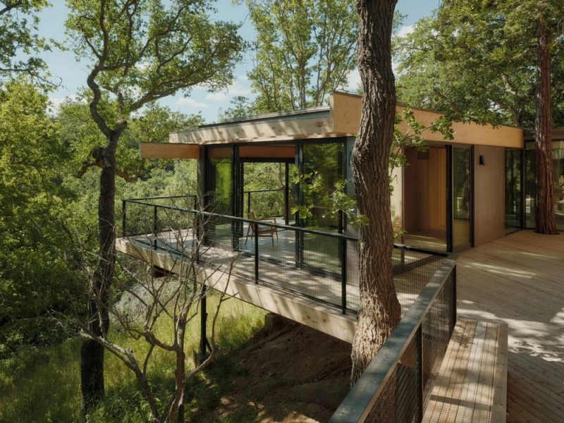 Pavilion in the Oaks / Mork-Ulnes Architects