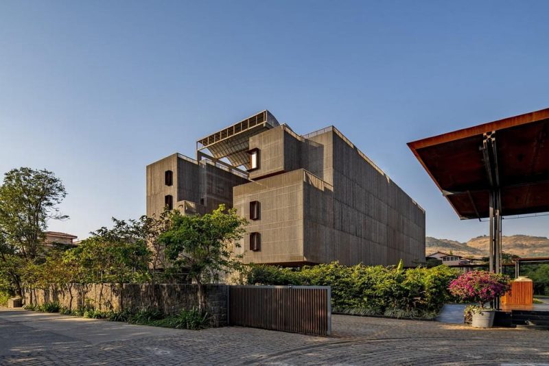 Radisson Resort & Spa / Malik Architecture