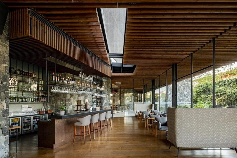 bar
