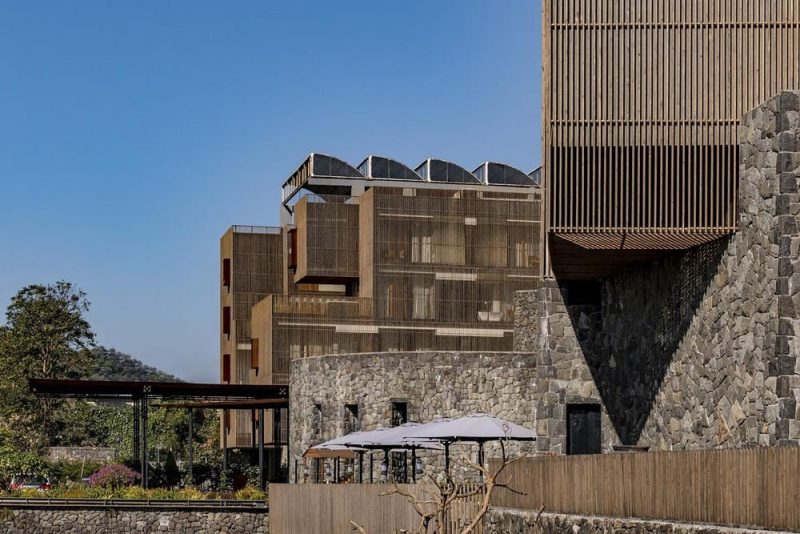 Radisson Resort & Spa / Malik Architecture