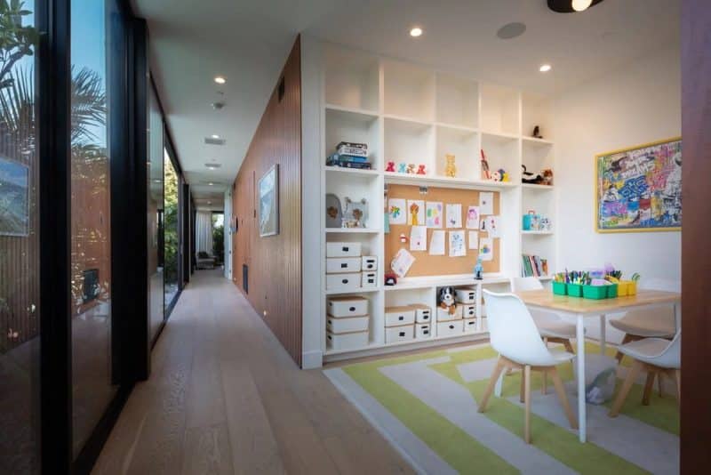 Rubenstein Residence / Nakhshab Development & Design