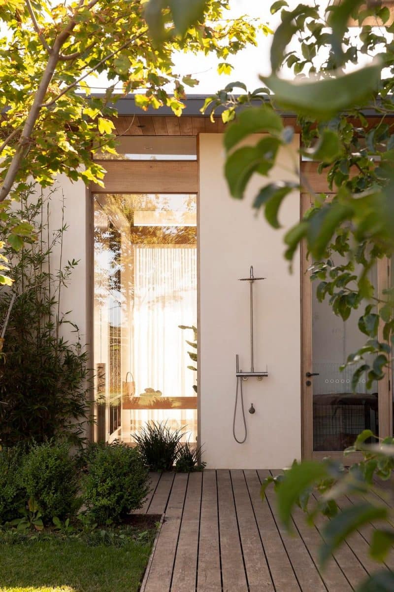 outdoor shower, Smoke bush House / ELC Architecture and Interiors