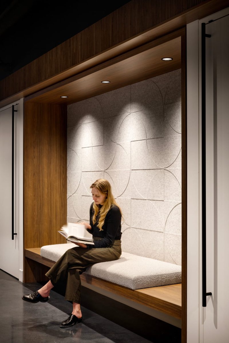 South Bow Offices / Kasian Architecture and Interior Design